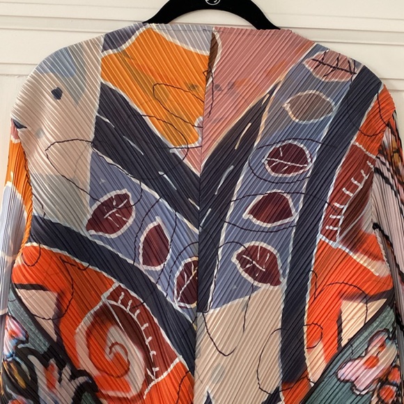 Vante Couture colorful pleated long duster - Picture 5 of 6